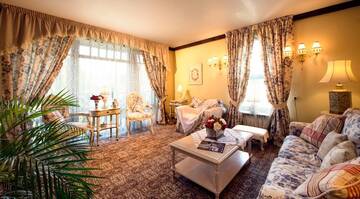 Фото номера Апартаменты (для 2 взрослых) Гостиница Old House Resort &amp; SPA г. Усть-Койсуг 4